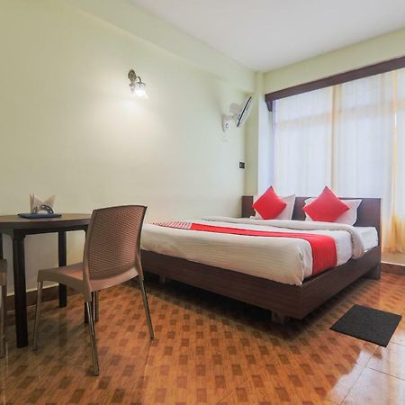 Oyo 11515 The Lily Guest House Шиллонг Экстерьер фото