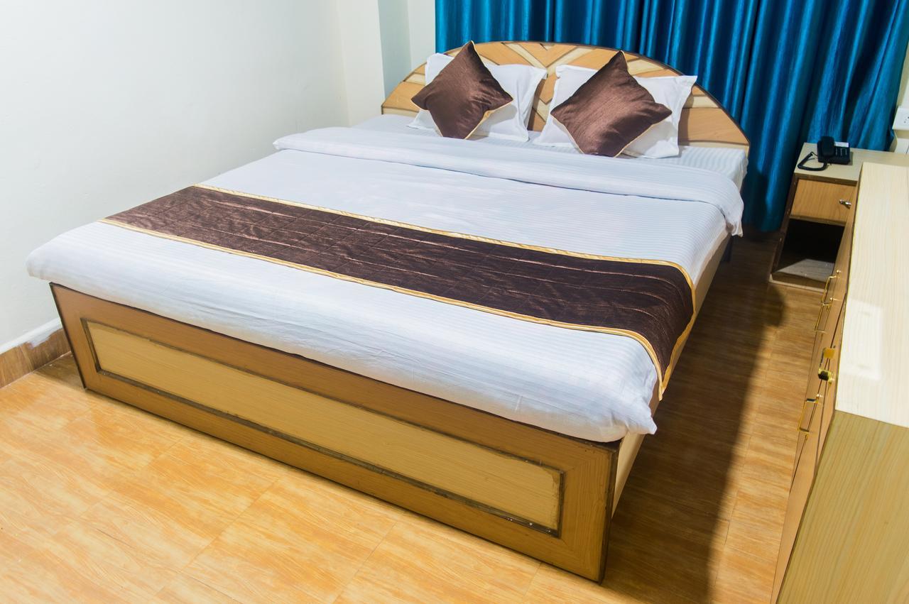 Oyo 11515 The Lily Guest House Шиллонг Экстерьер фото