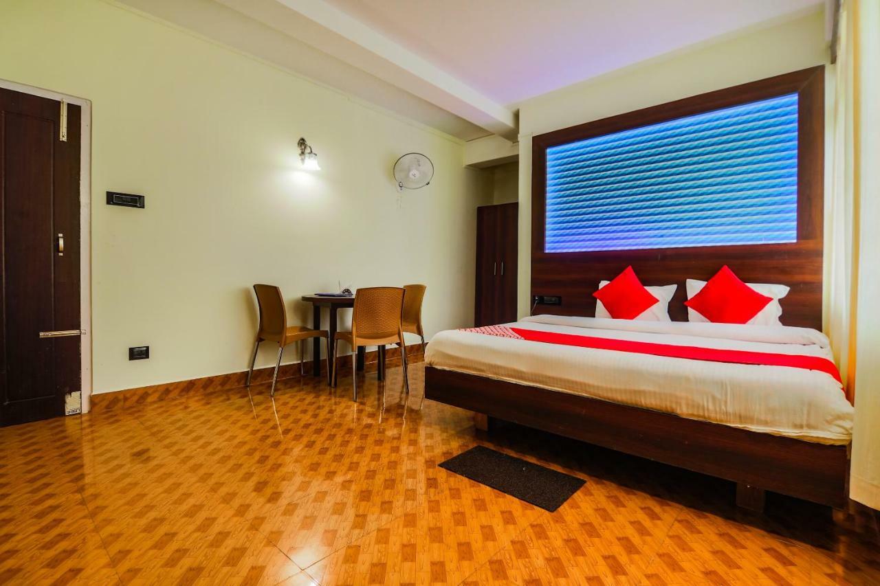 Oyo 11515 The Lily Guest House Шиллонг Экстерьер фото