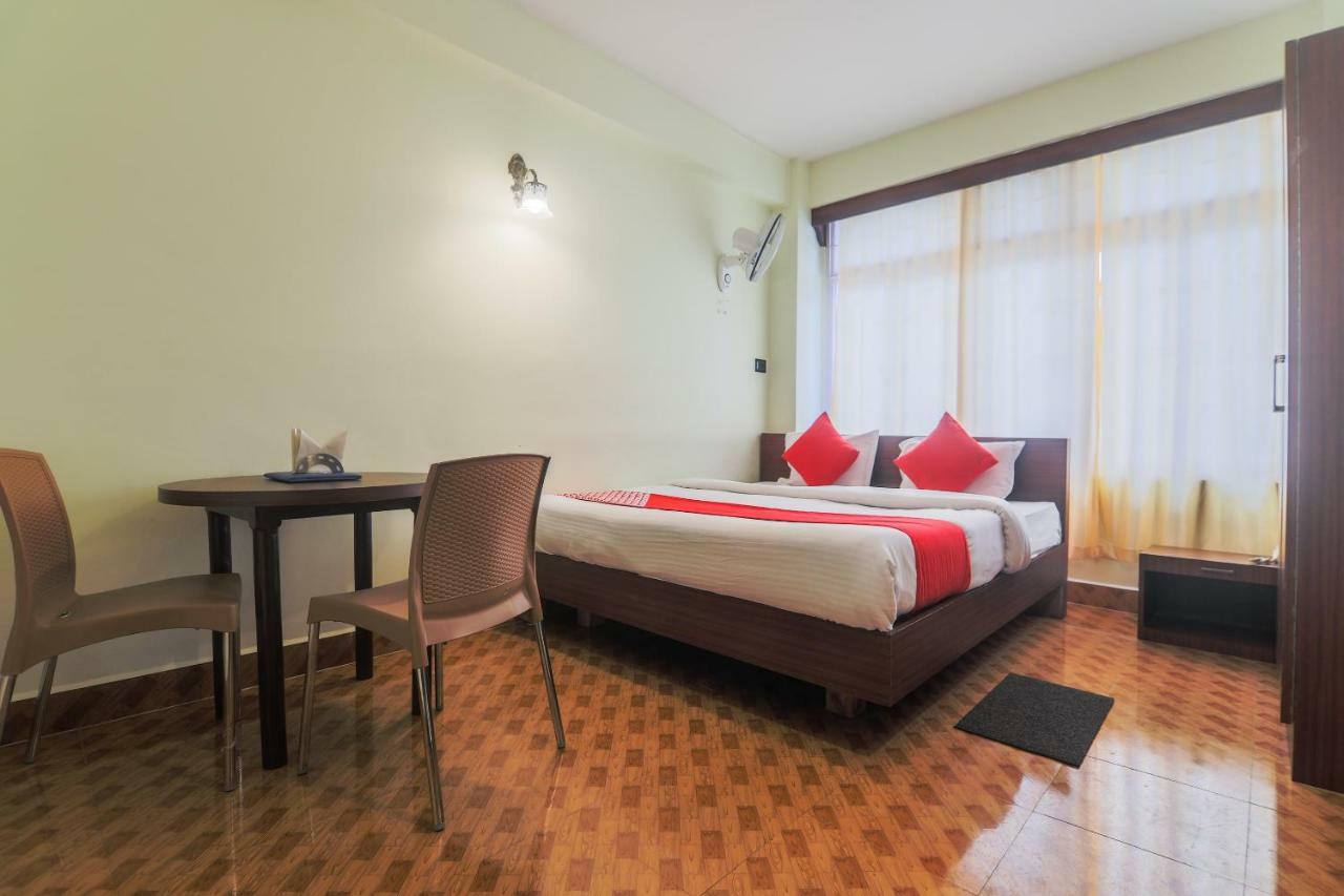 Oyo 11515 The Lily Guest House Шиллонг Экстерьер фото