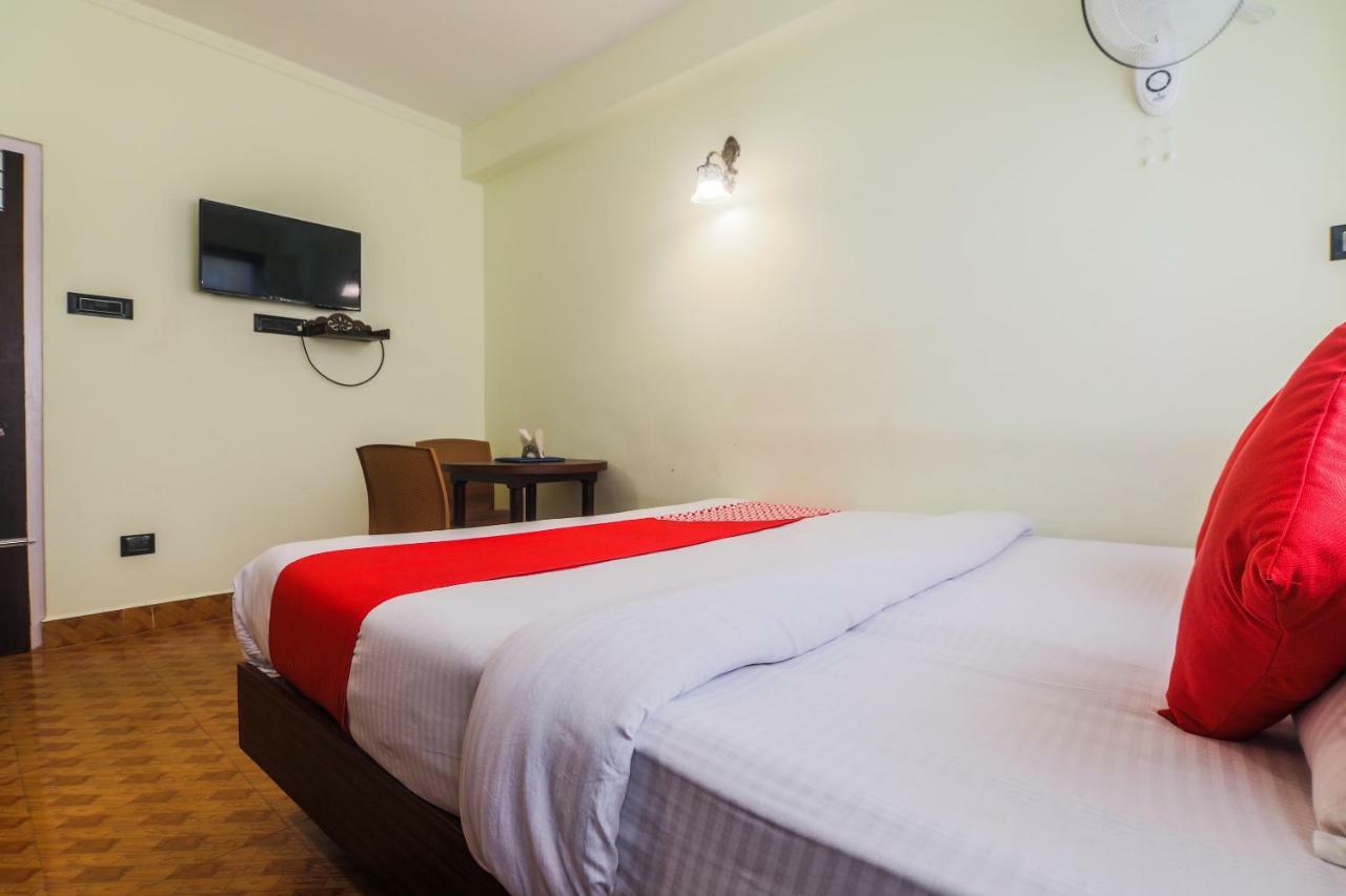 Oyo 11515 The Lily Guest House Шиллонг Экстерьер фото