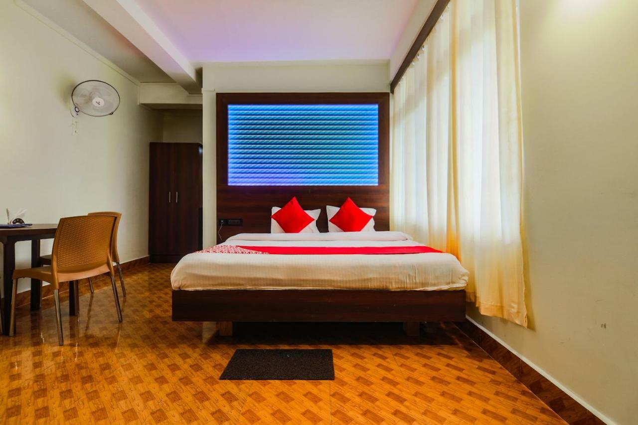 Oyo 11515 The Lily Guest House Шиллонг Экстерьер фото